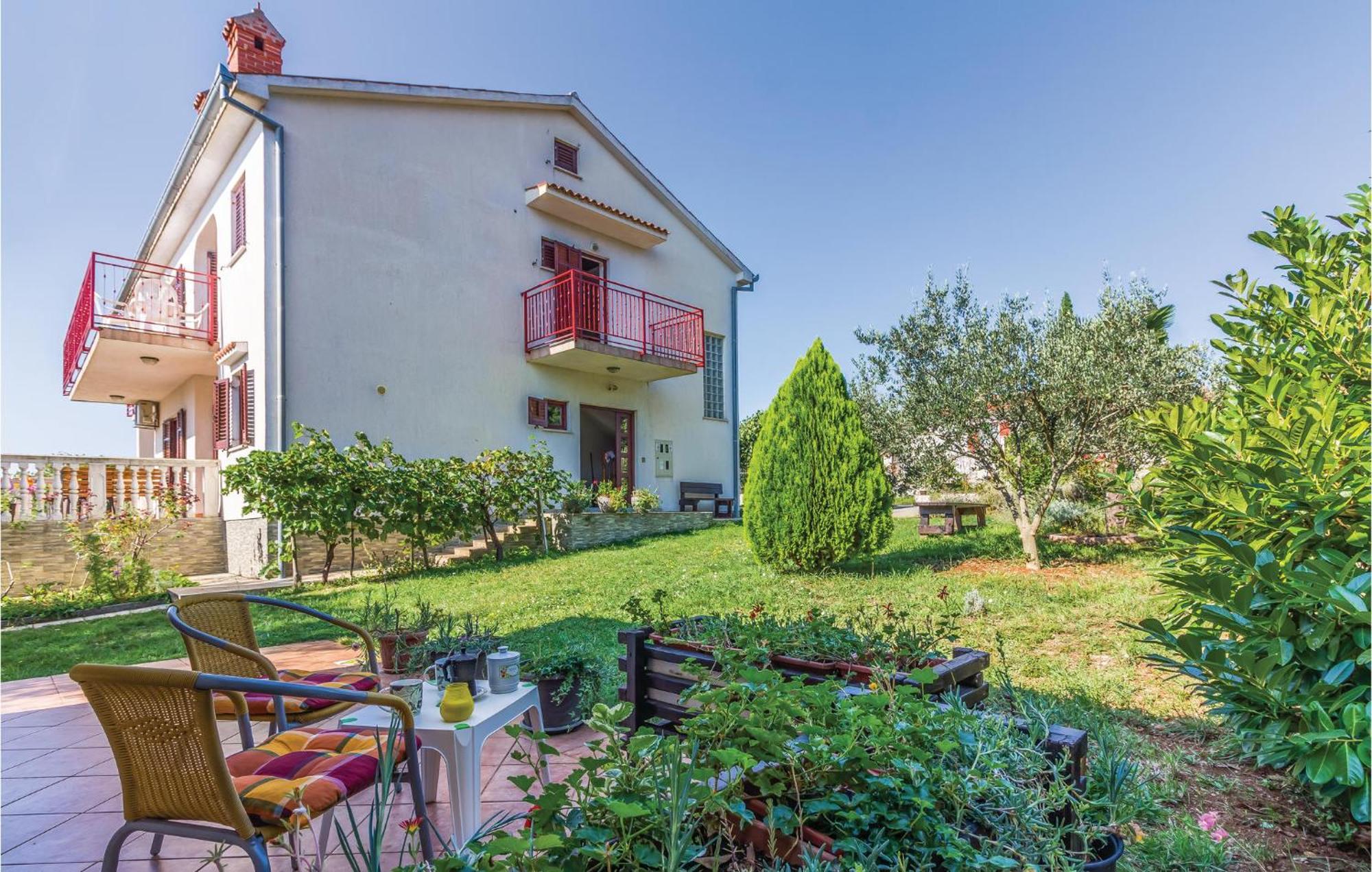 6 Bedroom Nice Home In Segotici Kültér fotó